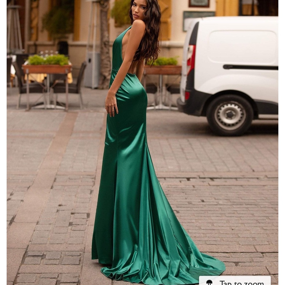 NWT Size 6 Ria Satin Gown - Emerald
